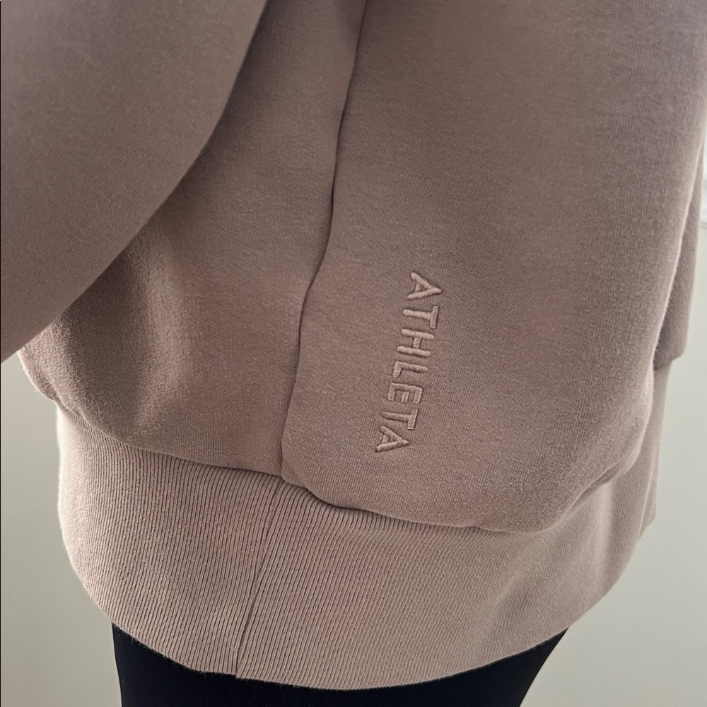 Athleta Easy Fleece Relaxed Crew
Sweatshirt - Picture 7 of 13